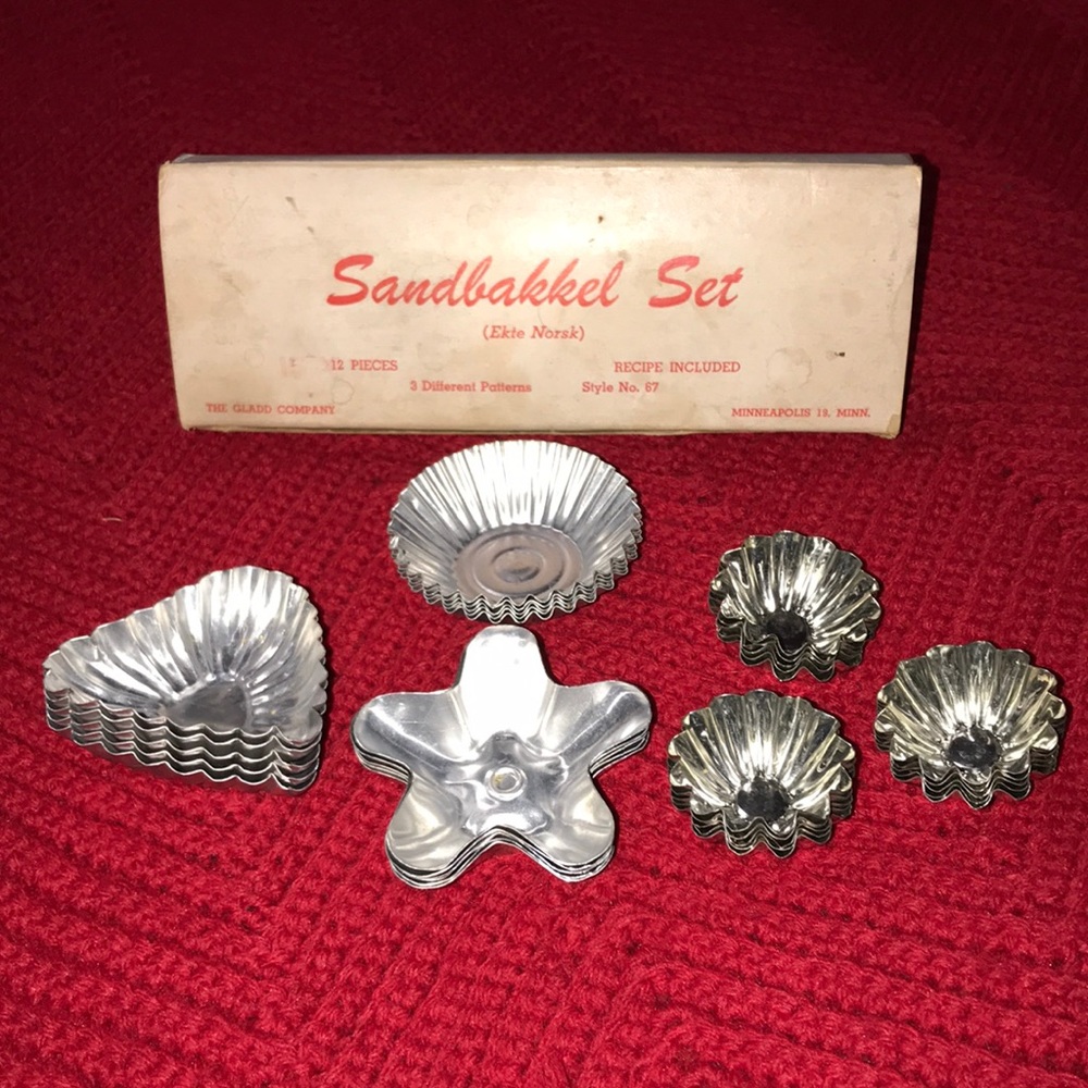 VINTAGE SANDBAKKEL SET PLUS EXTRAS